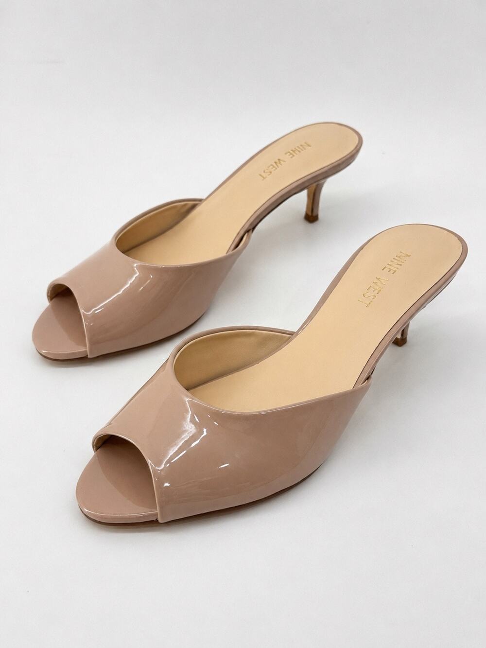 Nine West WNLILLO3 Dress Sandal Size 7.5 Beige Light Natural Patent Leather
